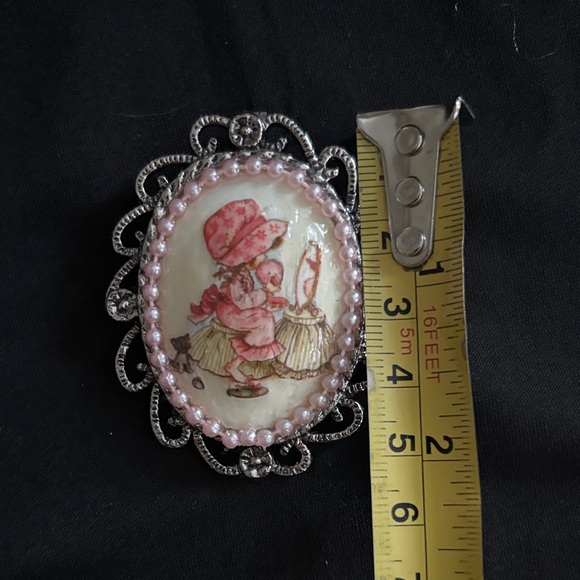 Vintage Holly Hobby Silver Brooch - Picture 9 of 10